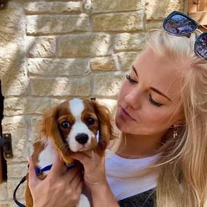 Meet your Posher, Leigh